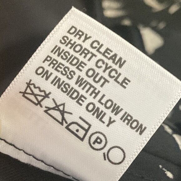 Carlisle Collection Trench Coat Womens 8 Black Floral Pockets Chic‎ - Picture 9 of 9